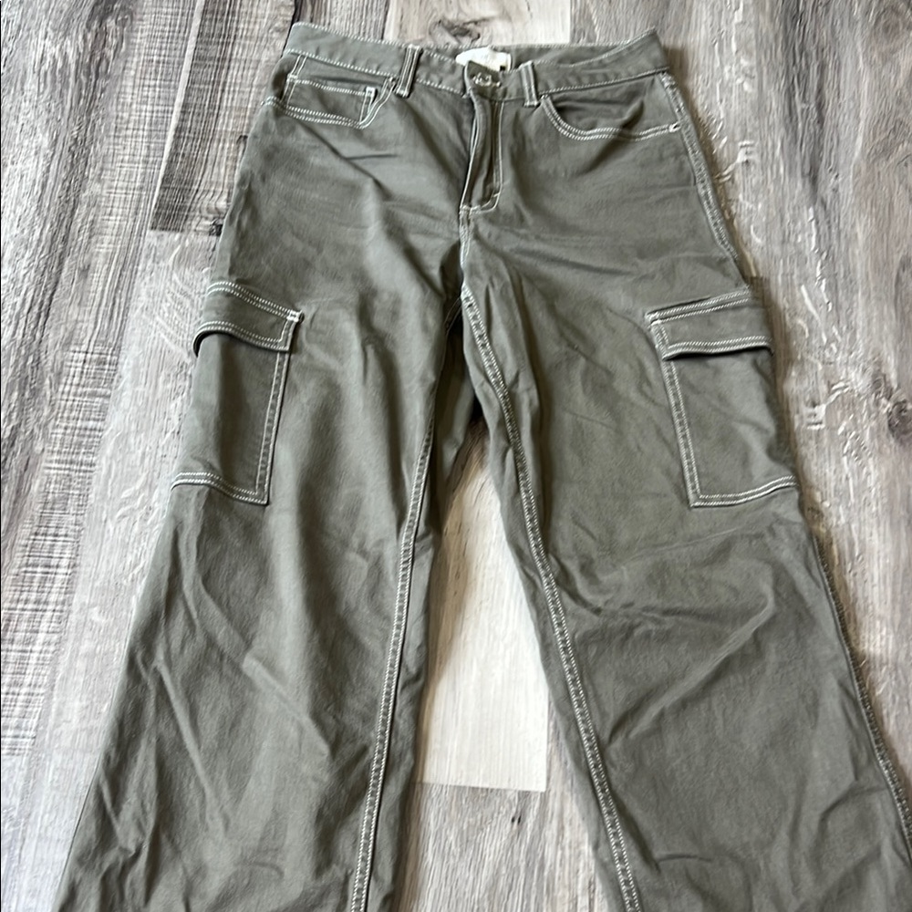 H&M Green Cargo Pants Relaxed Fit Cotton
